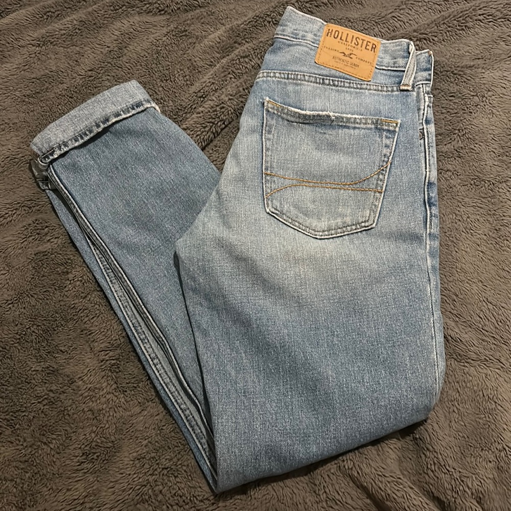 Hollister jeans. No holes are stains.great condition. Never worn